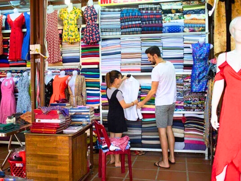 Vous faire des vêtements sur-mesure à Hôi An