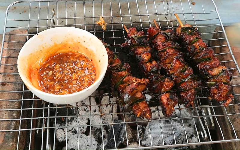 Porc rôti aux feuilles de mac mât