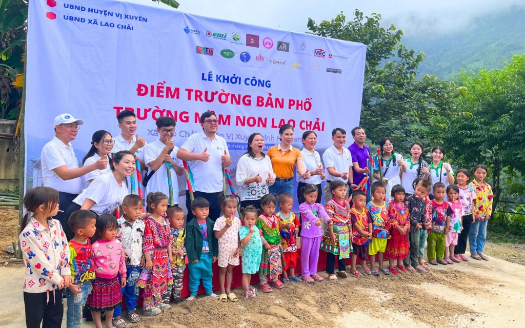 Construction du pont Thuân Hoa et de l’école maternelle Ban Pho à Ha Giang en juillet 2024