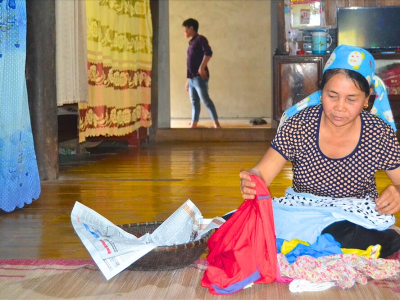 Avant de procéder à la cérémonie de rappel des âmes, il est nécessaire de préparer à l’avance les vêtements de chaque membre de la famille.