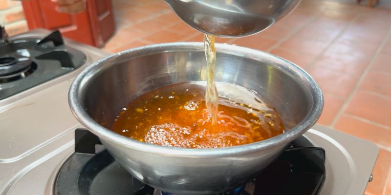 La sauce Nuoc Châm est l’âme du plat Banh Xeo