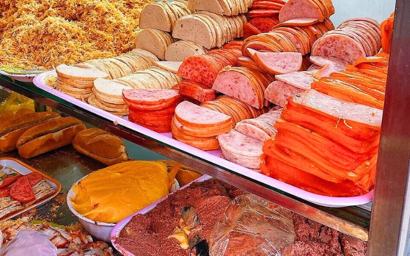 Le bánh mì Saigon plats Ho Chi Minh-Ville