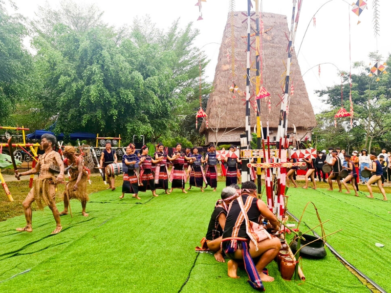 Cérémonie des Bahnar pour invoquer la paix