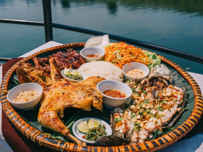 Ga nuong muoi cheo (Poulet grillé au sel Cheo)