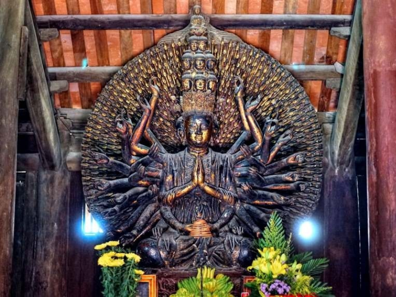 Bouddha de la Triade temple but thap